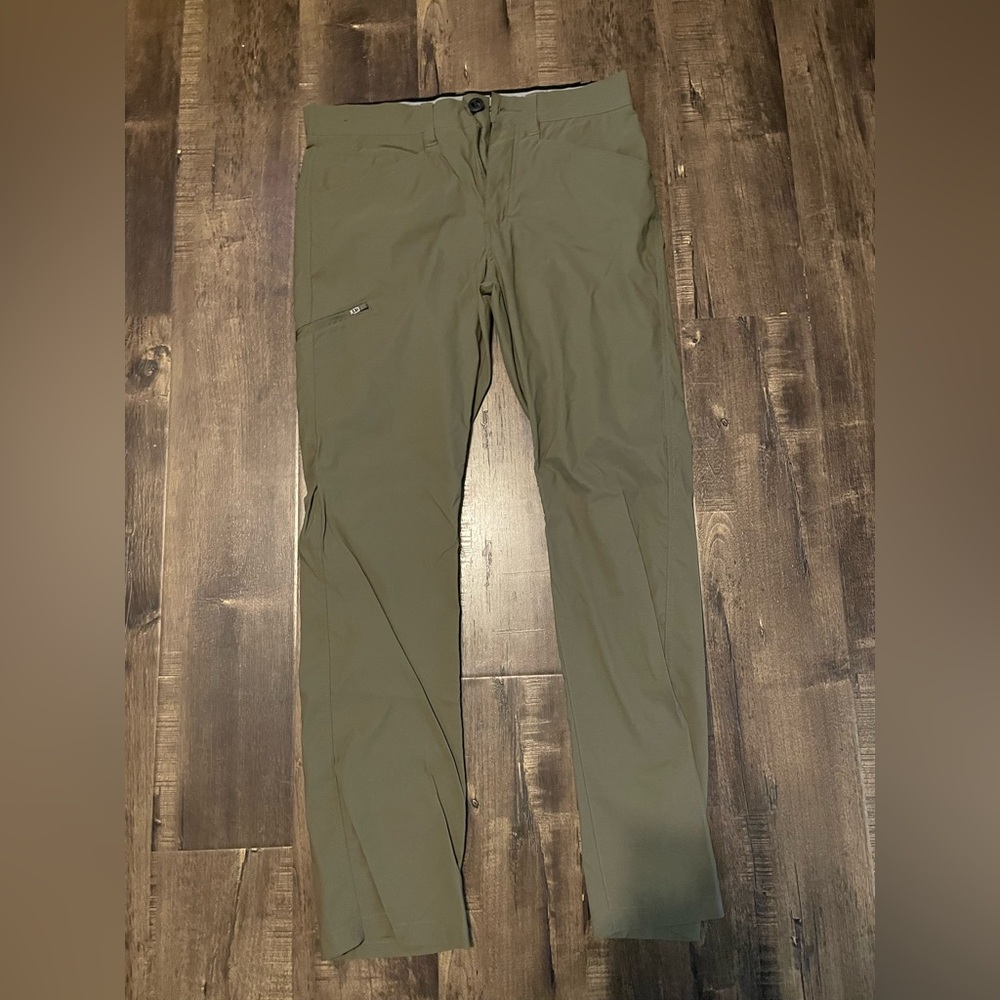 Green Orvis all-weather men’s pants